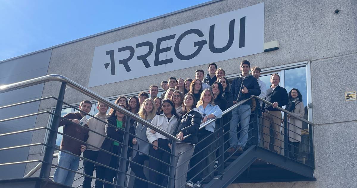 Explorando la excelencia industrial: Estudiantes de Deusto Business School visitan la empresa Arregui